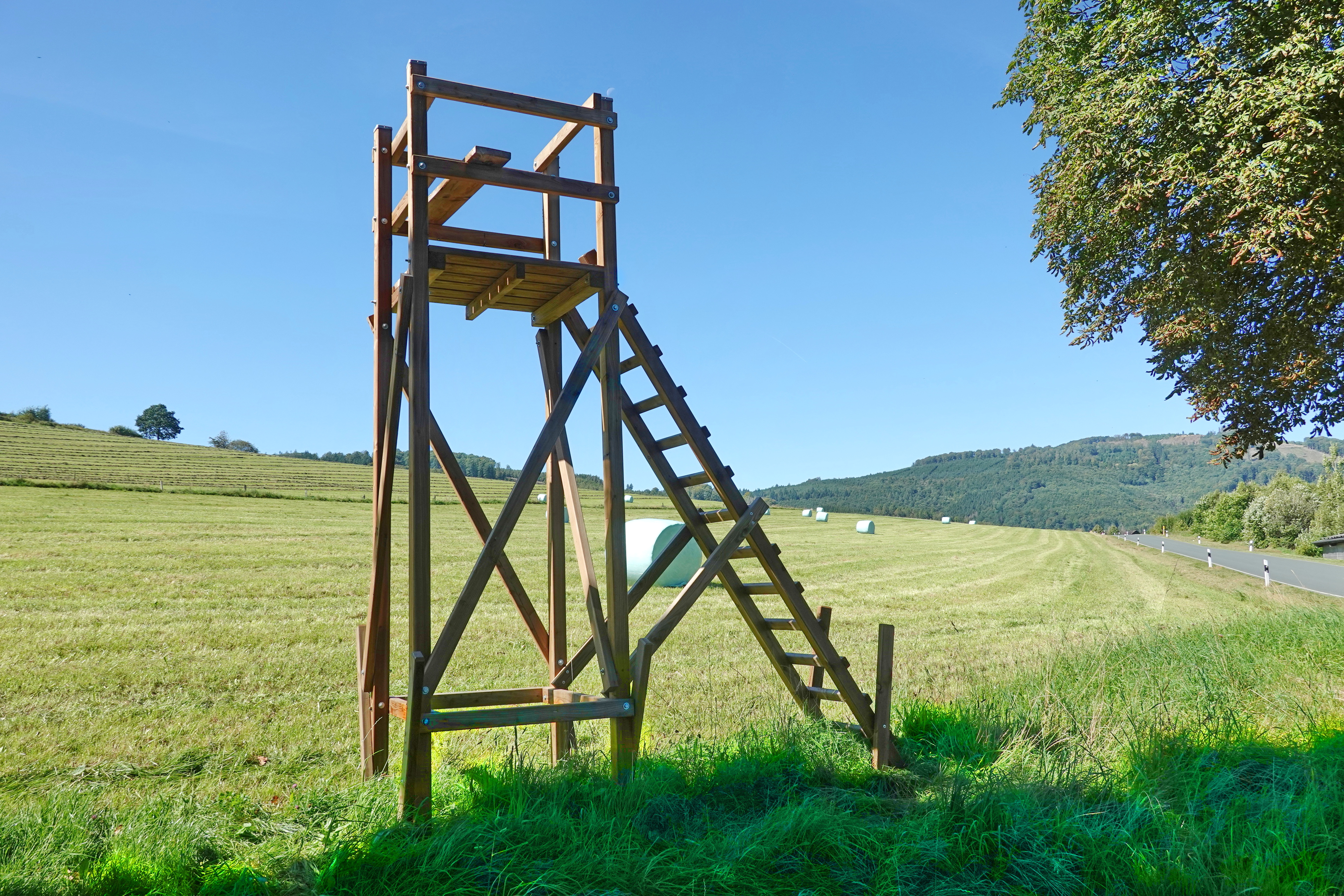 Hochsitz und Drückjagdbock kdi