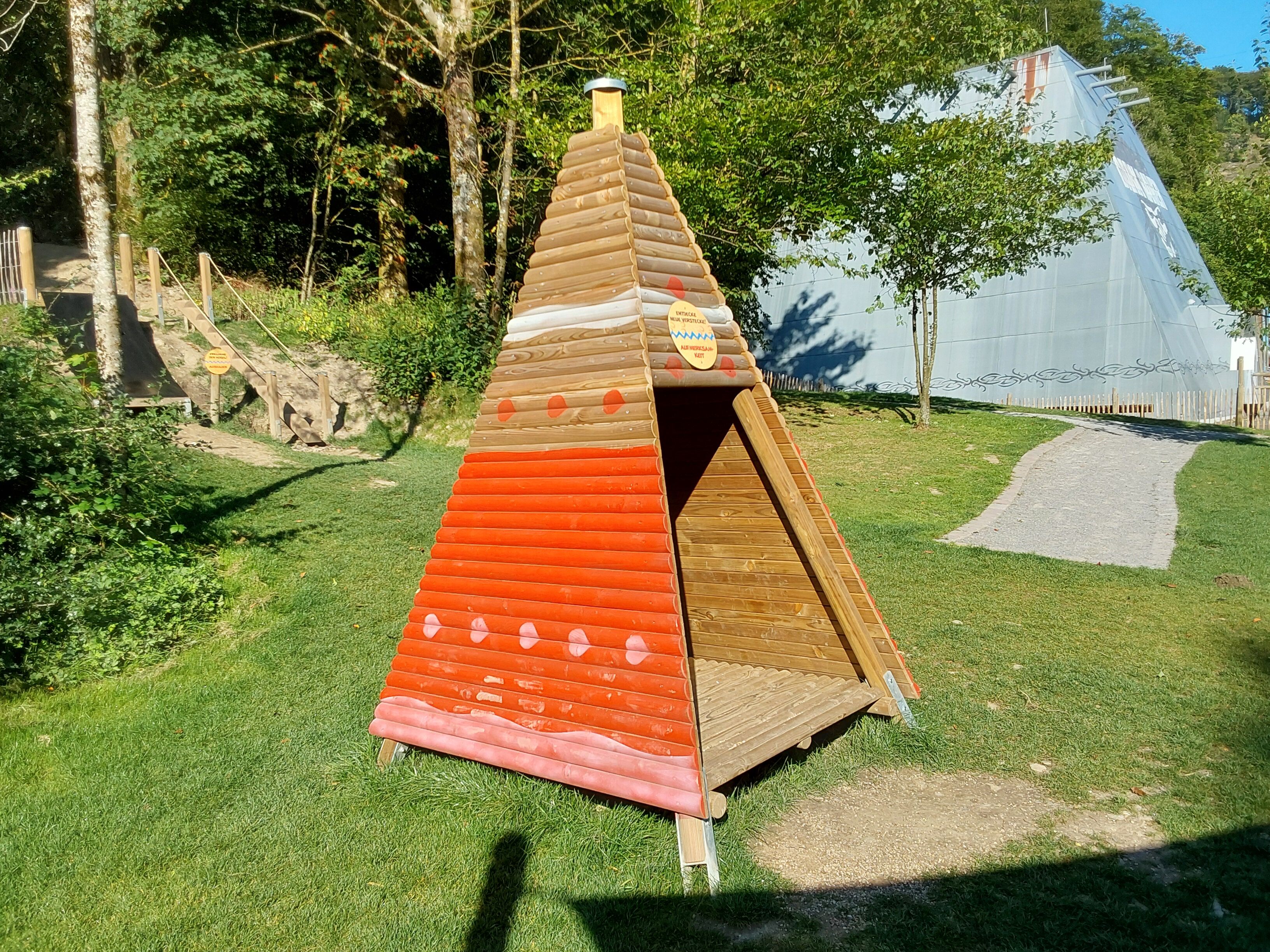 Wigwam, L/B/H: 1,93 m/1,65 m/2,98 m