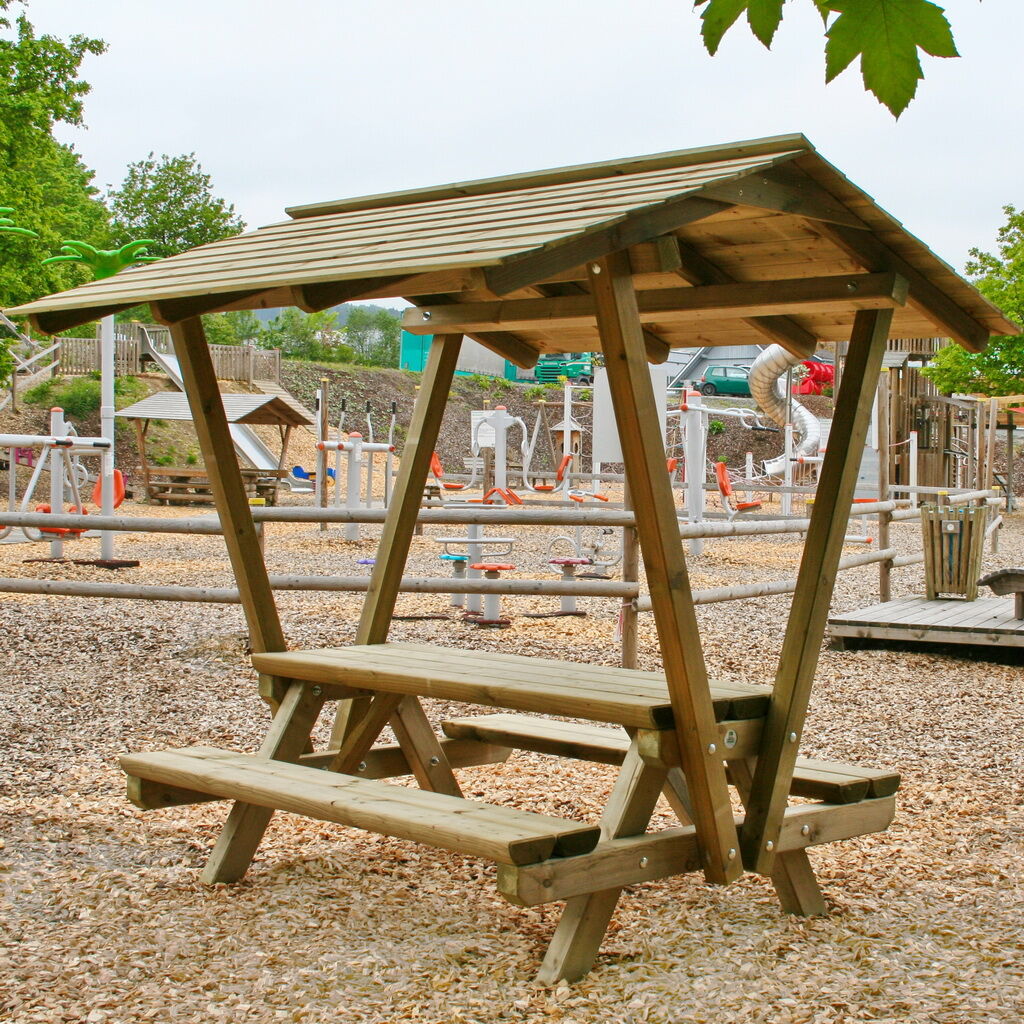 Picknicktisch mit Dach